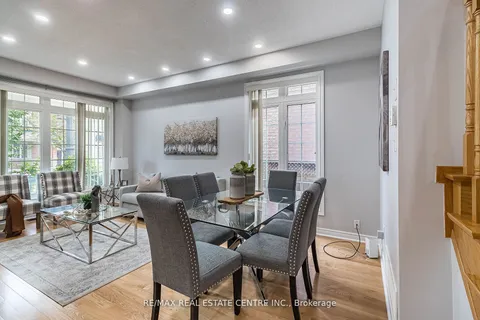 121 Stonechurch Cres, Markham, ON L6B 0J1