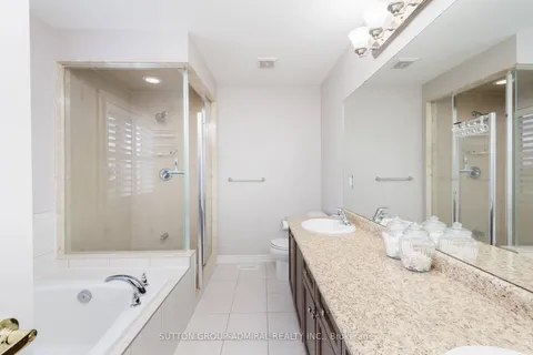 10 Mandley St, Essa, ON L0M 1B4