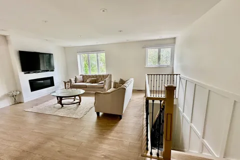 29 Plank Rd, East Gwillimbury, ON L9N 1B4