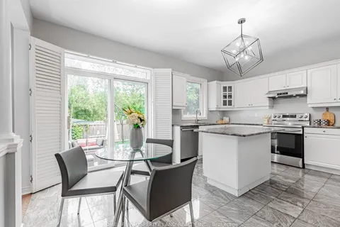 375 Shirley Dr, Richmond Hill, ON L4S 2N4