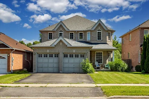 1067 Leslie Dr, Innisfil, ON L9S 2A7