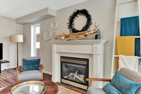 1067 Leslie Dr, Innisfil, ON L9S 2A7