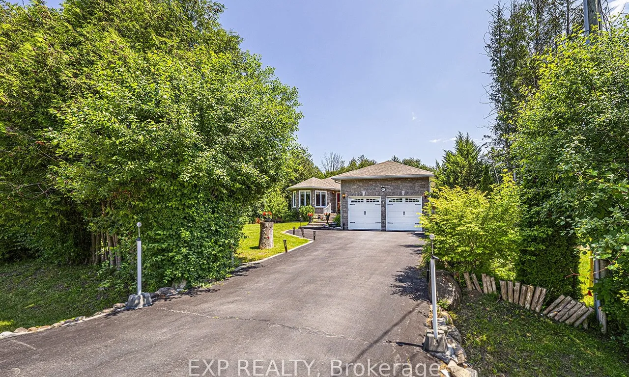 65 Alexander Blvd, Georgina, ON L0E 1L0