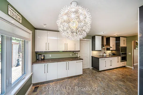 65 Alexander Blvd, Georgina, ON L0E 1L0