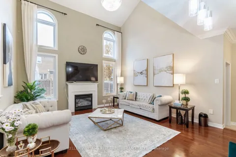 4 Hawkweed Manr, Markham, ON L6B 0E3