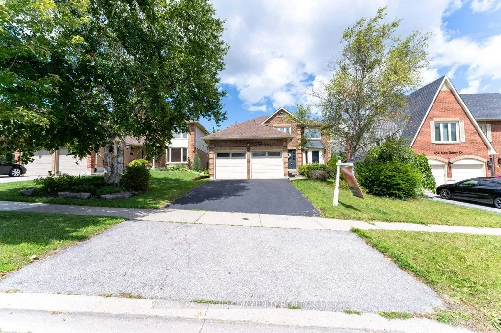 452 Alex Doner Dr, Newmarket, ON L3X 1C1