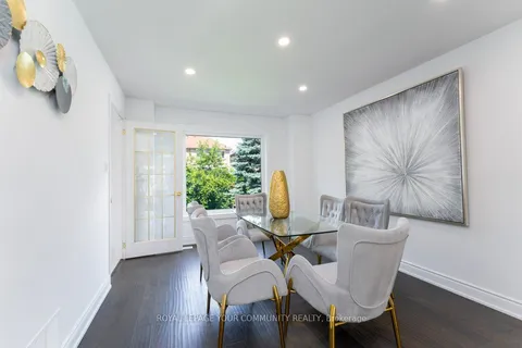 452 Alex Doner Dr, Newmarket, ON L3X 1C1