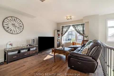 909 Isaac Phillips Way, Newmarket, ON L3X 2Y9