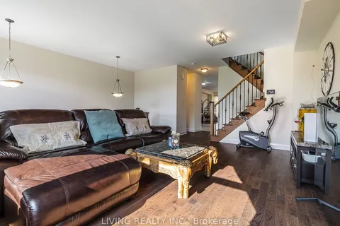 909 Isaac Phillips Way, Newmarket, ON L3X 2Y9