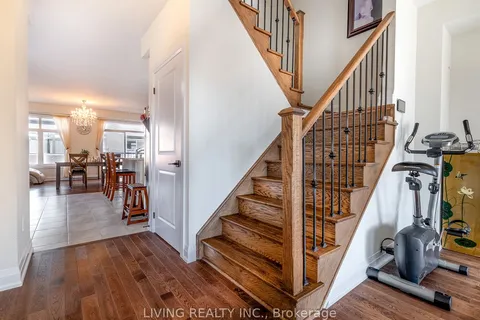 909 Isaac Phillips Way, Newmarket, ON L3X 2Y9