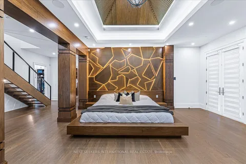 72 Manitou Dr, King, ON L7B 1E7