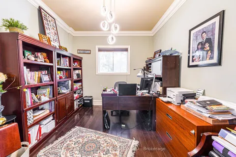 3 Marbrook St, Richmond Hill, ON L4C 0L1