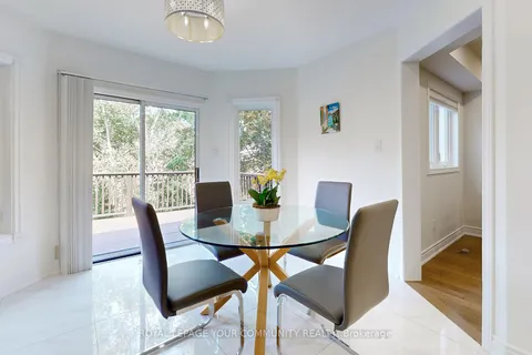 381 Rushbrook Dr, Newmarket, ON L3X 2B9