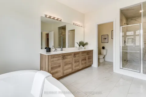 219 Fallharvest Way, Whitchurch-Stouffville, ON L4A 0S1