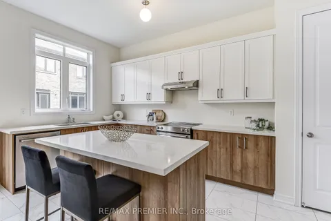 219 Fallharvest Way, Whitchurch-Stouffville, ON L4A 0S1