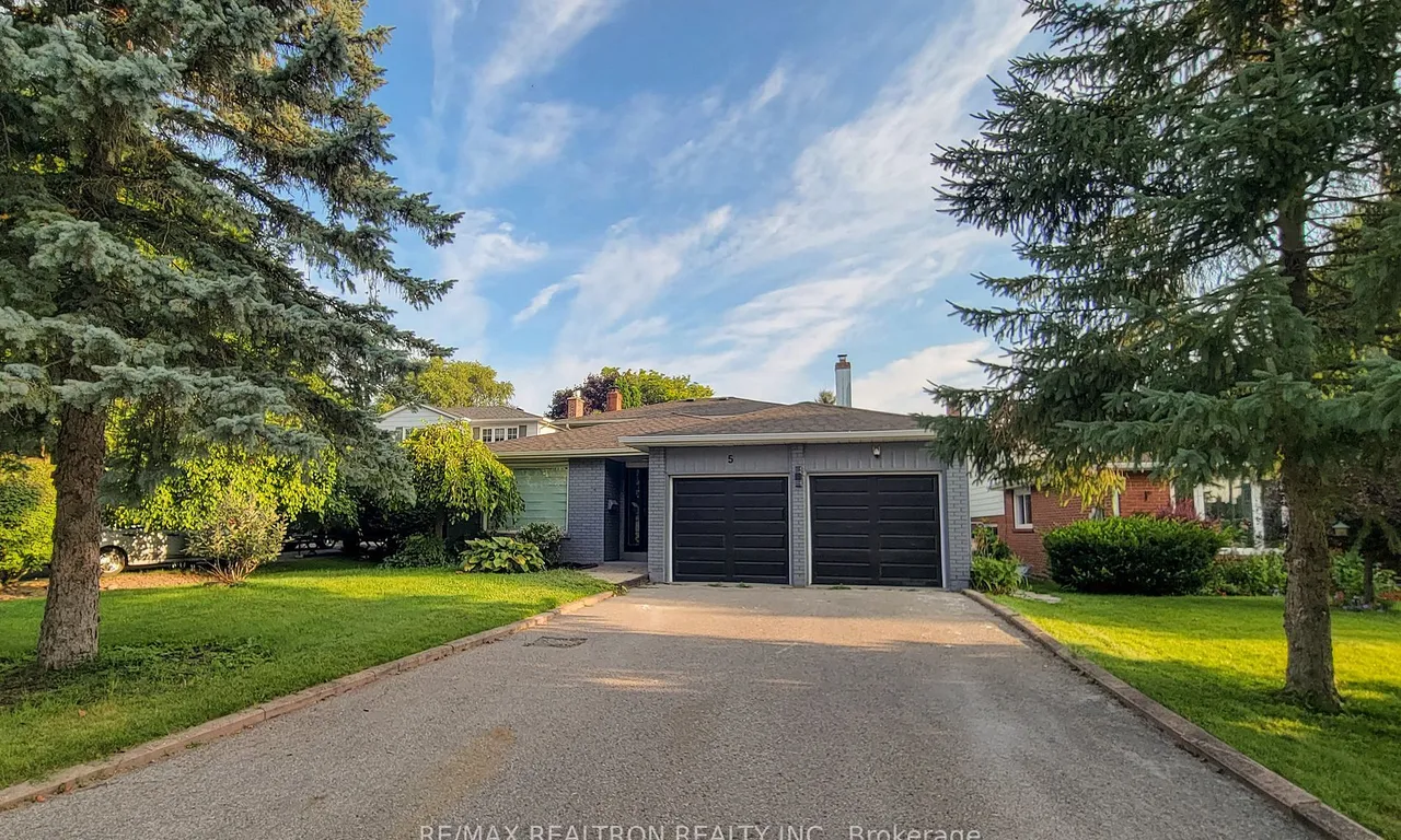 5 Illingworth Crt, Aurora, ON L4G 3T7