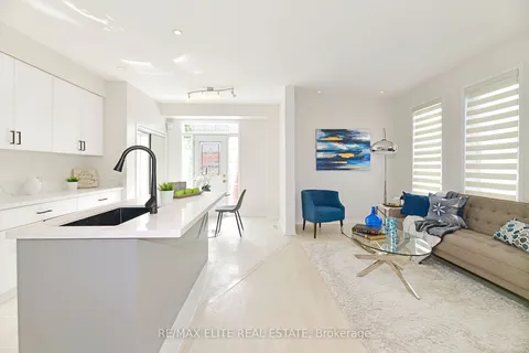 2 Pike Lane, Markham, ON L6B 1G4