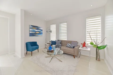 2 Pike Lane, Markham, ON L6B 1G4