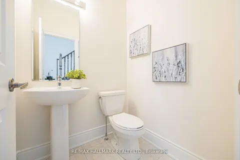 307 Swan Park Rd, Markham, ON L6E 0H3