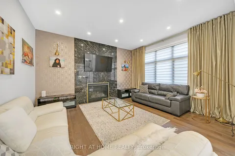 45 Cairns Gate, King, ON L7B 0P5