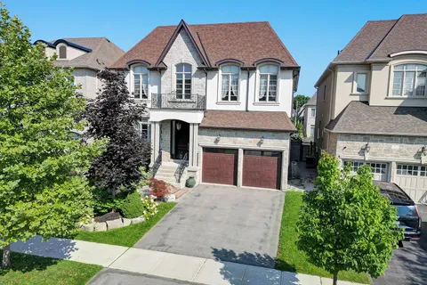 15 Day Lily Cres, Richmond Hill, ON L4C 0W3