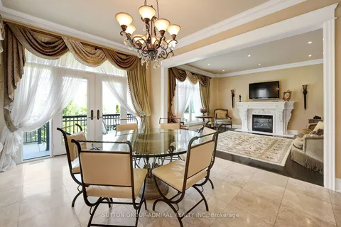 15 Day Lily Cres, Richmond Hill, ON L4C 0W3