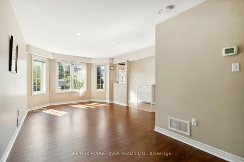 51 Drury St, Bradford West Gwillimbury, ON L3Z 1W9