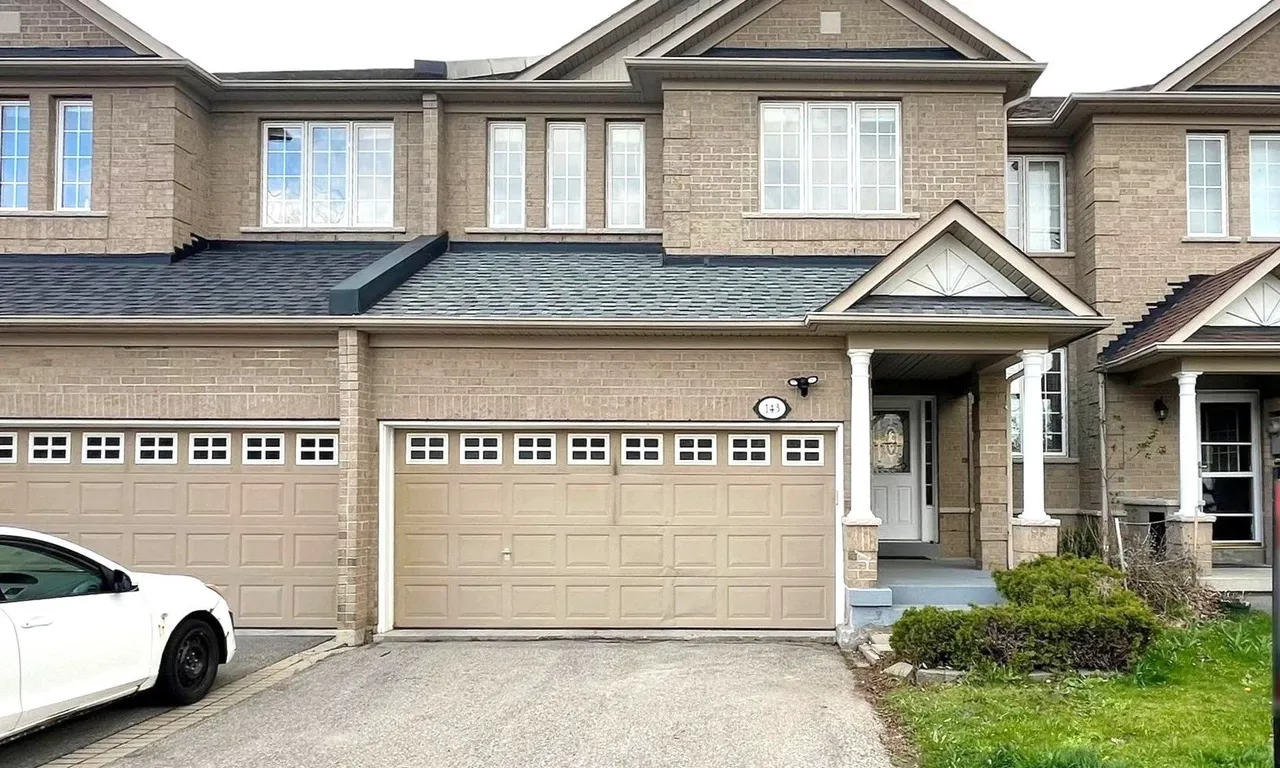 143 Millcliff Circ, Aurora, ON L4G 7N8