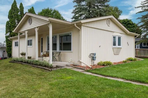 50 Hawthorne Dr, Innisfil, ON L9S 1N9