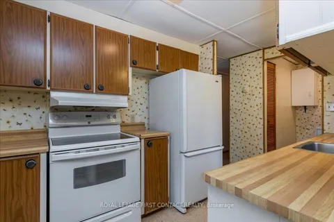 50 Hawthorne Dr, Innisfil, ON L9S 1N9