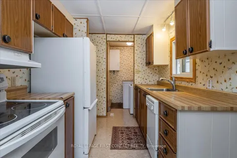 50 Hawthorne Dr, Innisfil, ON L9S 1N9