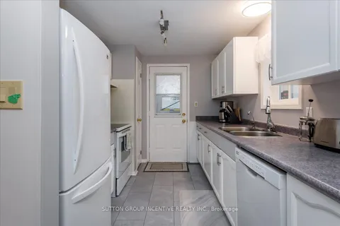 22 Primrose Lane, Innisfil, ON L9S 1R8