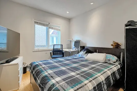299 Highglen Ave, Markham, ON L3S 3M1