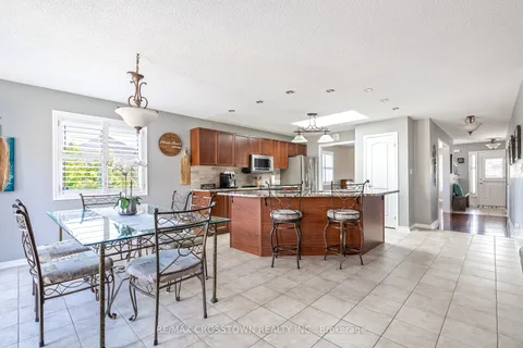 2210 Nevils St, Innisfil, ON L9S 0E2