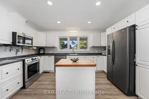 24 Kelsey Cres, Georgina, ON L0E 1R0