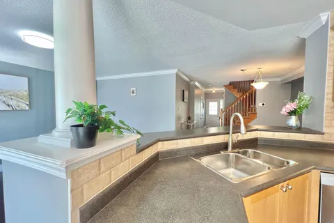 254 Chilcott Cres, Newmarket, ON L3X 3G7