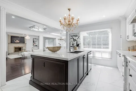 4 Hiram Rd, Richmond Hill, ON L4C 9G1