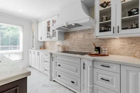 4 Hiram Rd, Richmond Hill, ON L4C 9G1