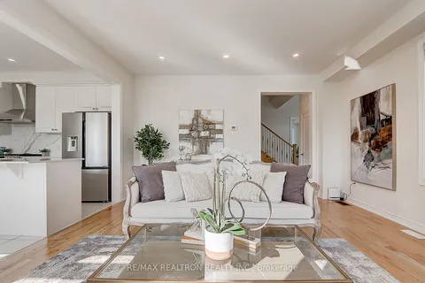 175 Bawden Dr, Richmond Hill, ON L4S 1N5