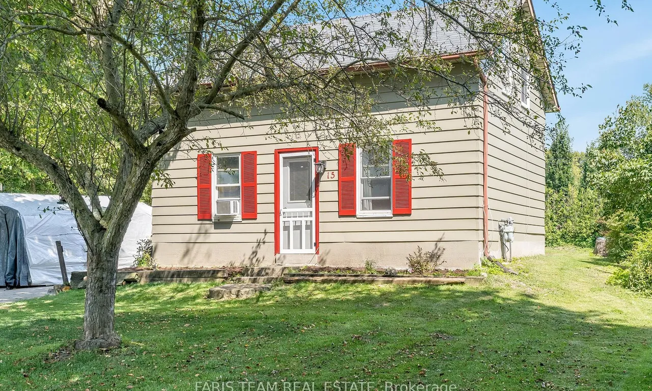 15 George St, Innisfil, ON L0L 1L0