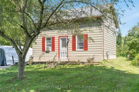 15 George St, Innisfil, ON L0L 1L0