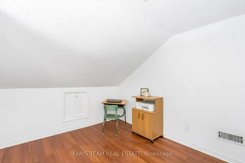 15 George St, Innisfil, ON L0L 1L0