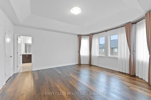 33 Berkshire Cres, Markham, ON L6C 0P5