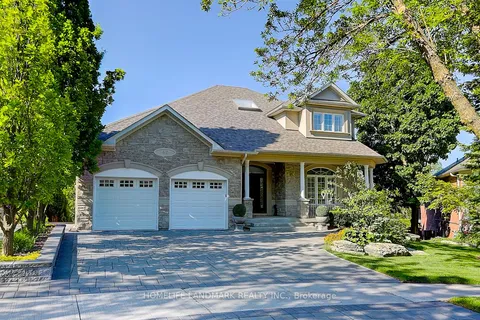 42 Monkman Crt, Aurora, ON L4G 7J9