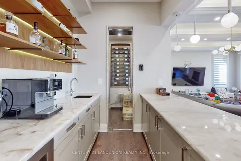 22 Conger St, Vaughan, ON L6A 4Y7