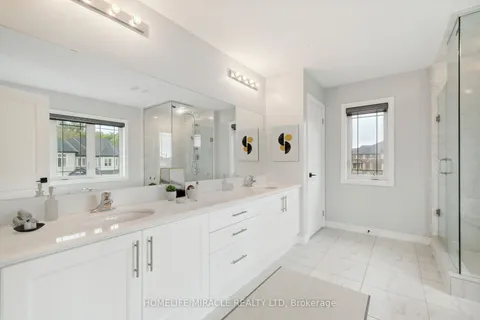 811 Green St, Innisfil, ON L0L 1W0