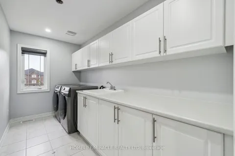 811 Green St, Innisfil, ON L0L 1W0