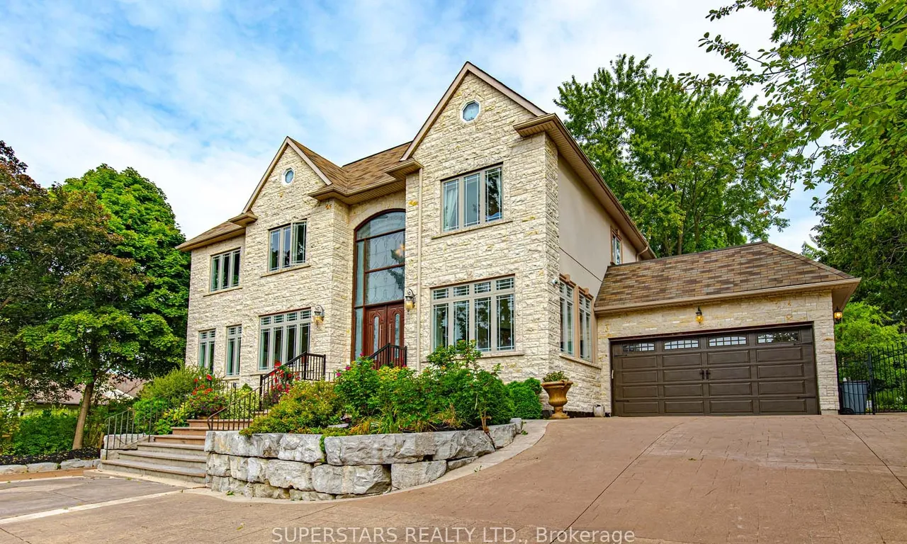 43 Hughson Dr, Markham, ON L3R 2T7