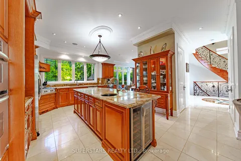 43 Hughson Dr, Markham, ON L3R 2T7