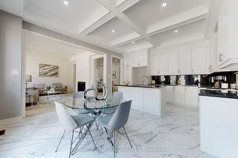 18 KLINCK Dr, Richmond Hill, ON L4S 0M6